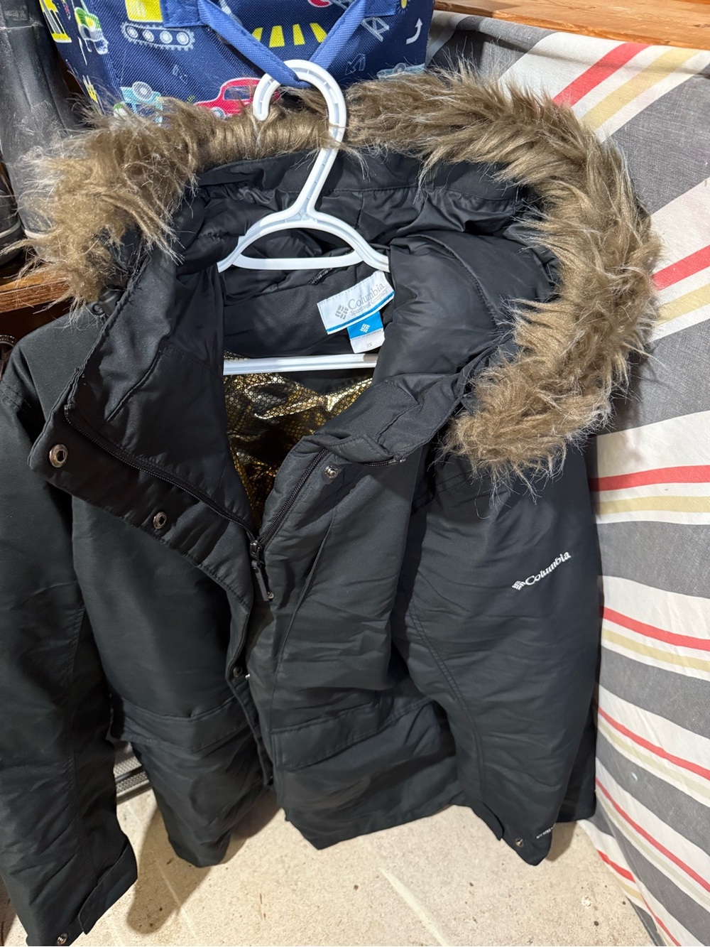Columbia ladies Black Jacket with removable Faux-Fur Trim Hood